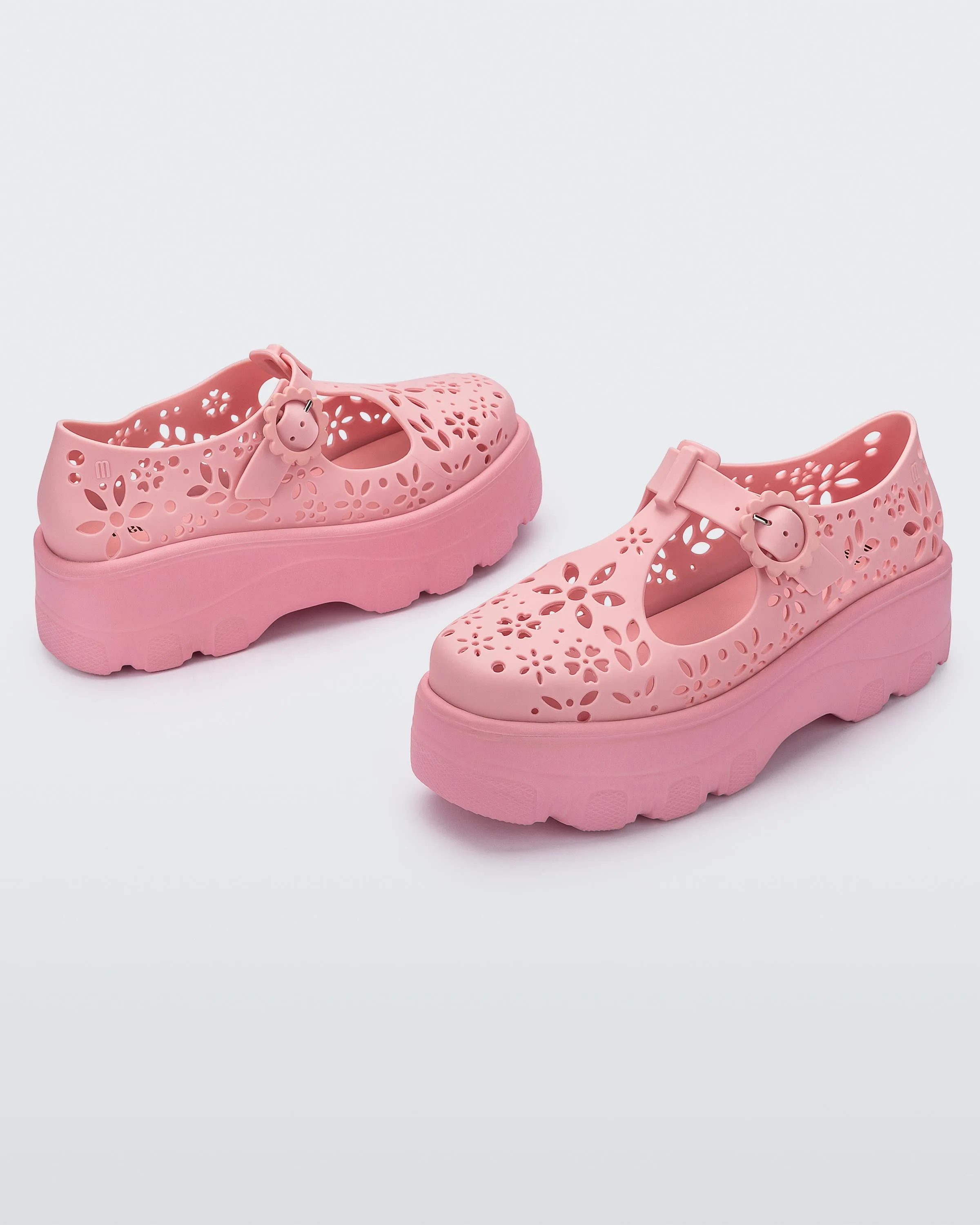 Kick Off Lace