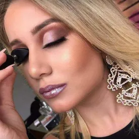 Magic Eye Shadow Stamp Crease